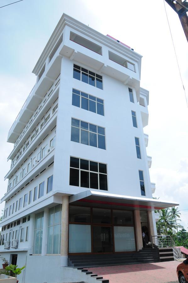 Lals Residency Hotel Adur Exterior photo