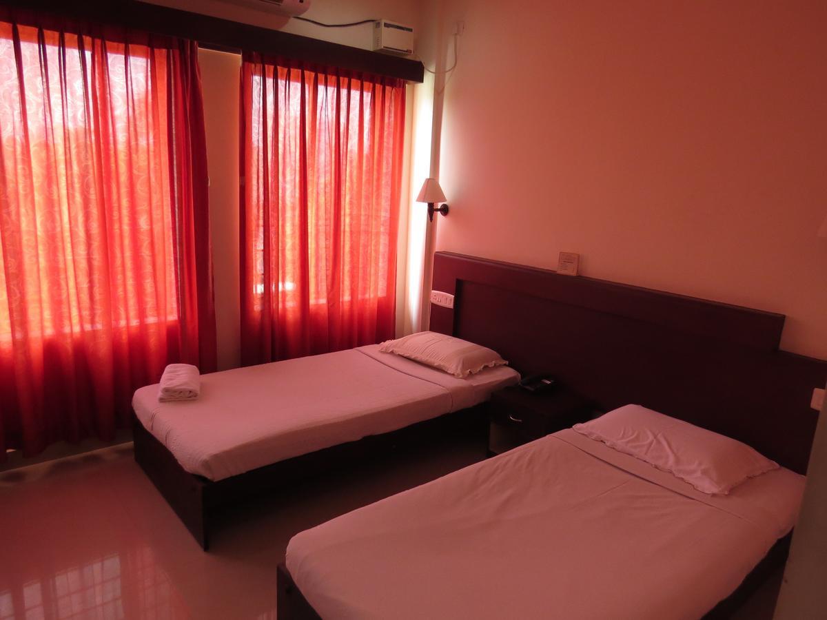 Lals Residency Hotel Adur Room photo